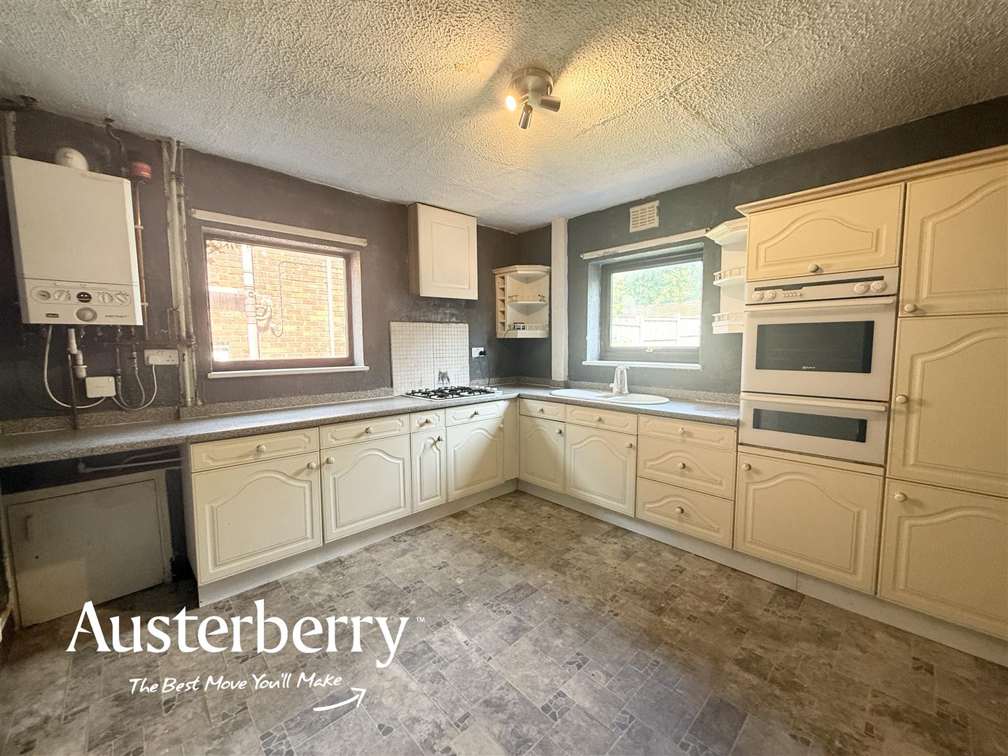3 bed property in Dawlish Drive, Stoke-On-Trent